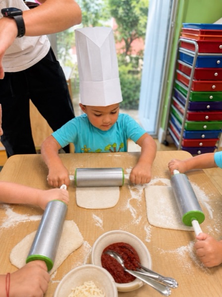 Cooking activity at Creativa Academy